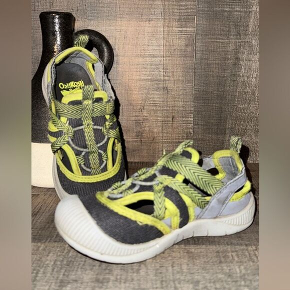 OSHKOSH like‎ Keen Sandals- size 9 - Picture 1 of 7